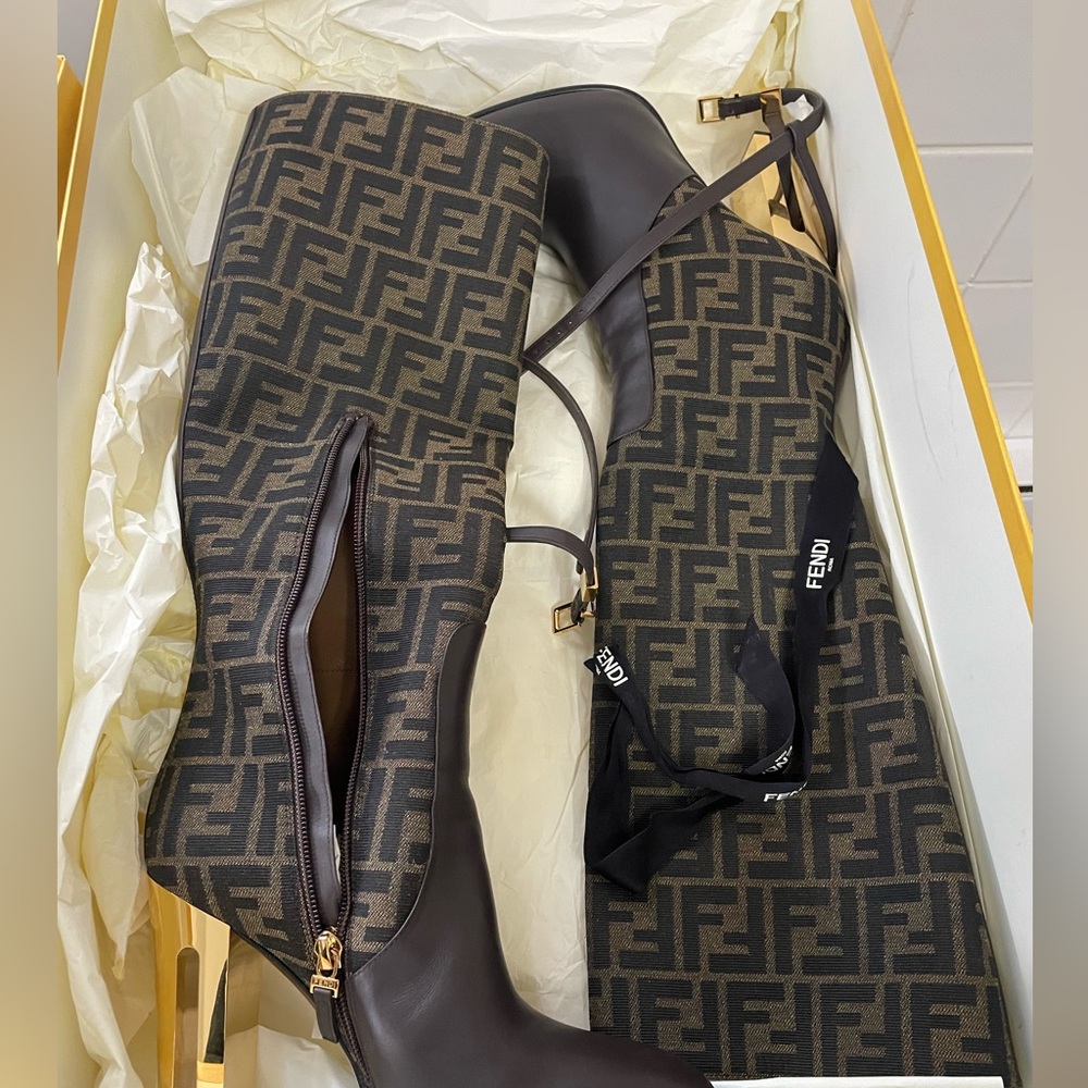 Fendi Black and Brown Heeled Boots